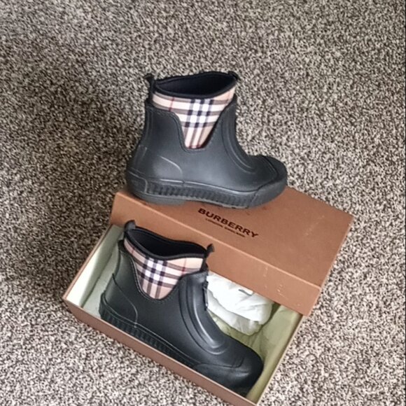 Burberry Rain Boots - Picture 4 of 4